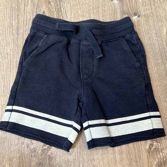 Oshkosh shorts lot - Picture 4 of 6